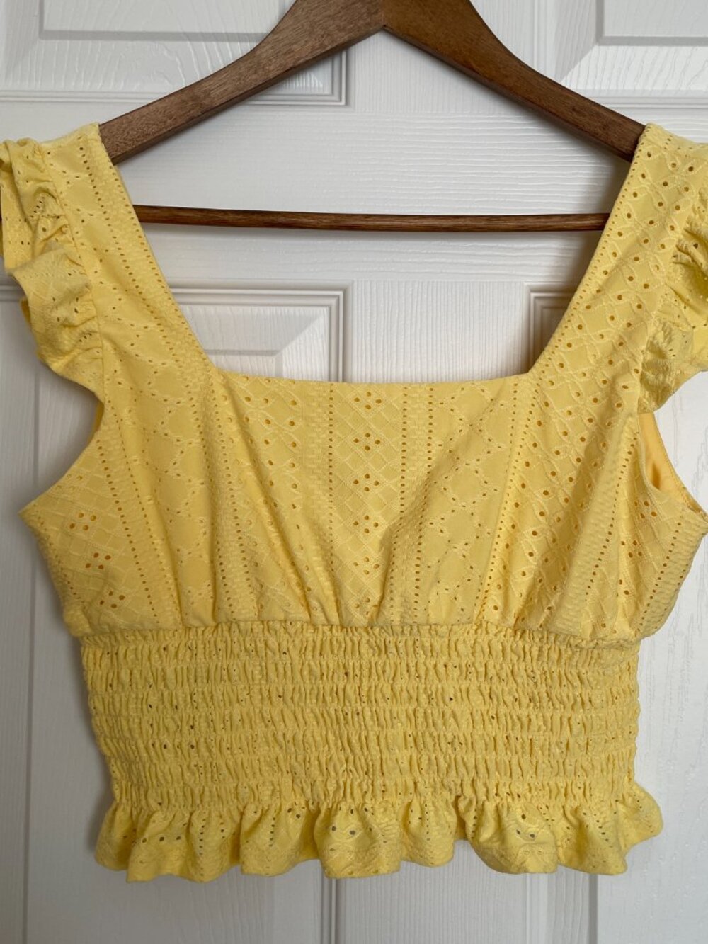 BCBG Generation Yellow Eyelet Smocked Crop Top Ruffle Sleeve Size XS